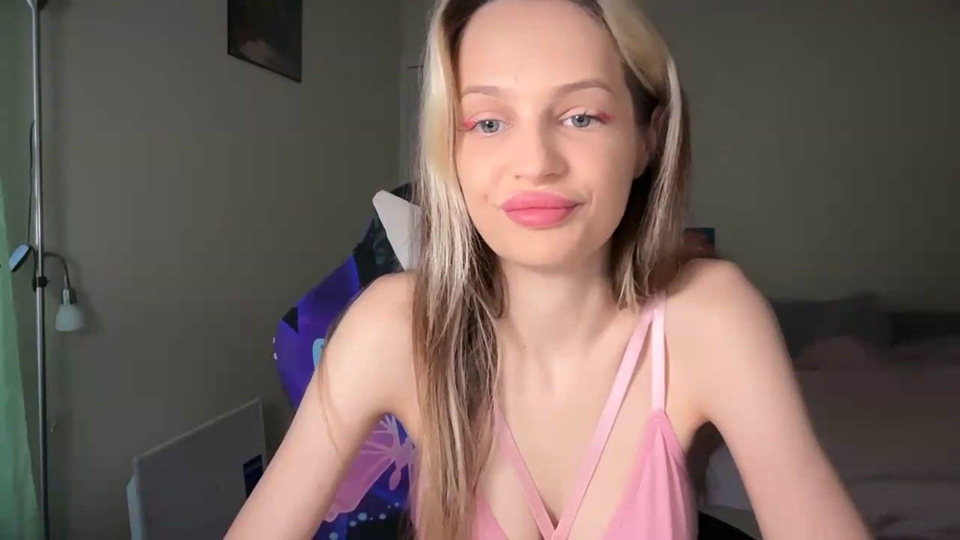 Gallery image thumbnail from Lola_vi's myfreecams stream on, 06/25/2026, 11:35 image 3 of 20
