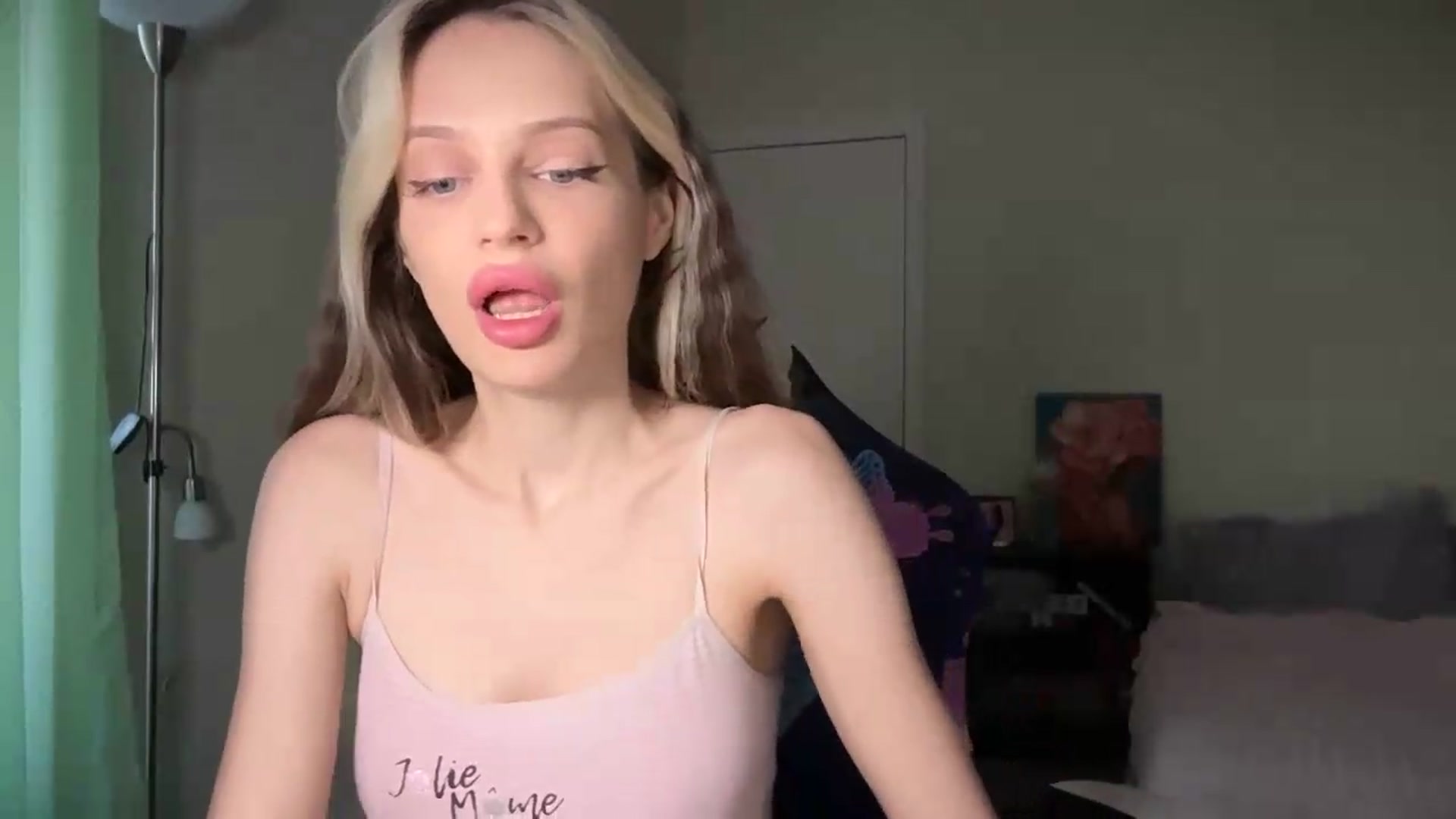 Gallery image thumbnail from Lola_vi's myfreecams stream on, 06/26/2026, 10:24 image 3 of 20