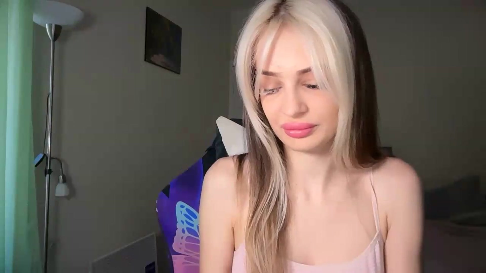Gallery image thumbnail from Lola_vi's myfreecams stream on, 06/28/2026, 10:27 image 8 of 20