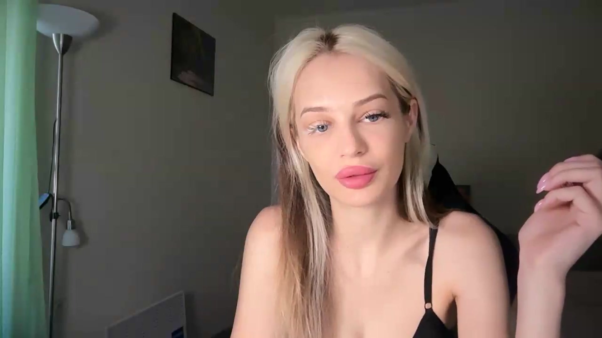 Gallery image thumbnail from Lola_vi's myfreecams stream on, 07/01/2026, 09:59 image 5 of 20