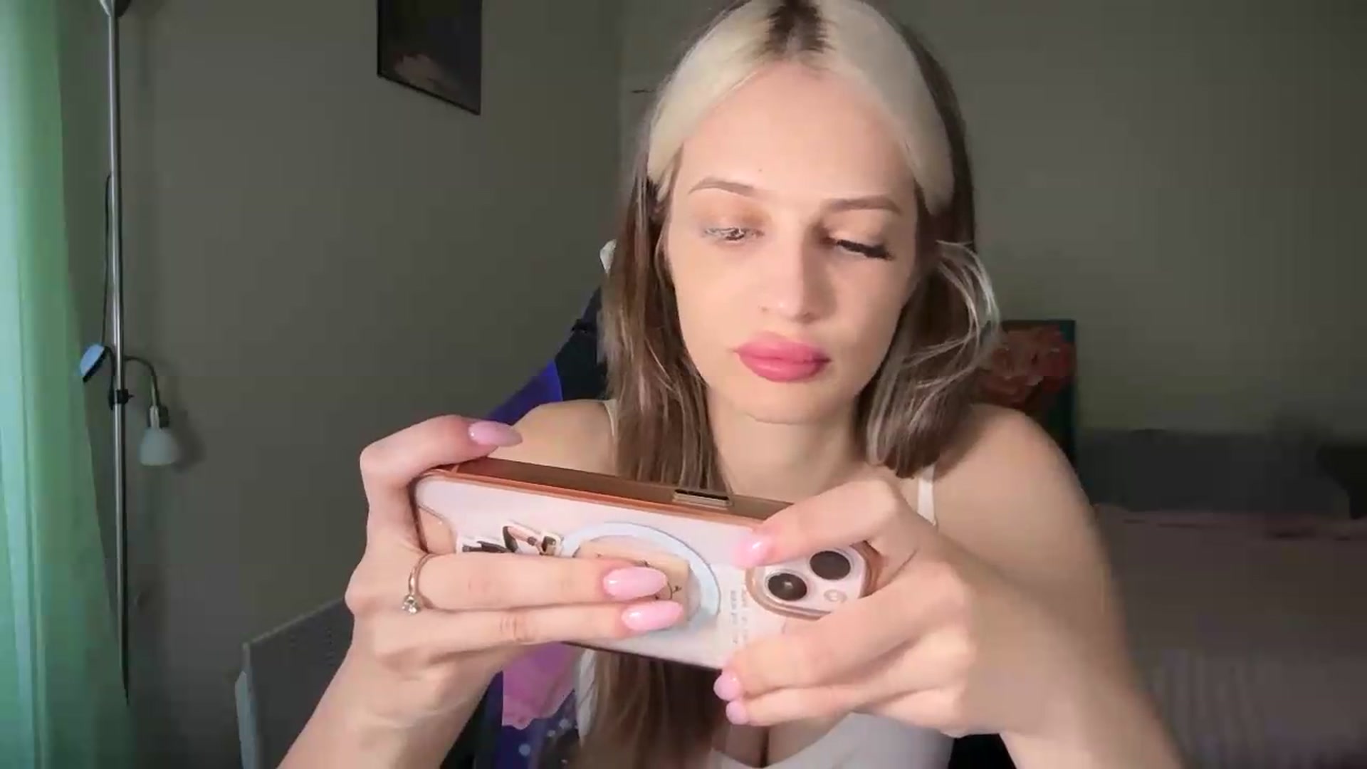 Gallery image thumbnail from Lola_vi's myfreecams stream on, 07/05/2026, 13:13 image 4 of 20