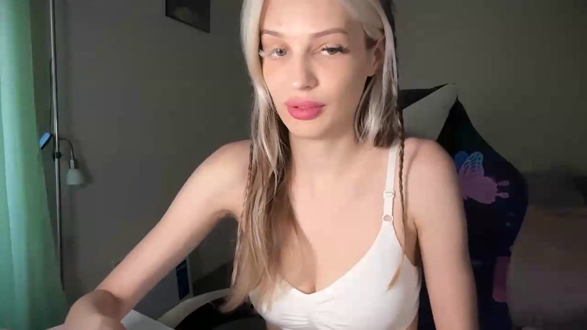 Gallery image thumbnail from Lola_vi's myfreecams stream on, 07/05/2026, 14:31 image 9 of 20