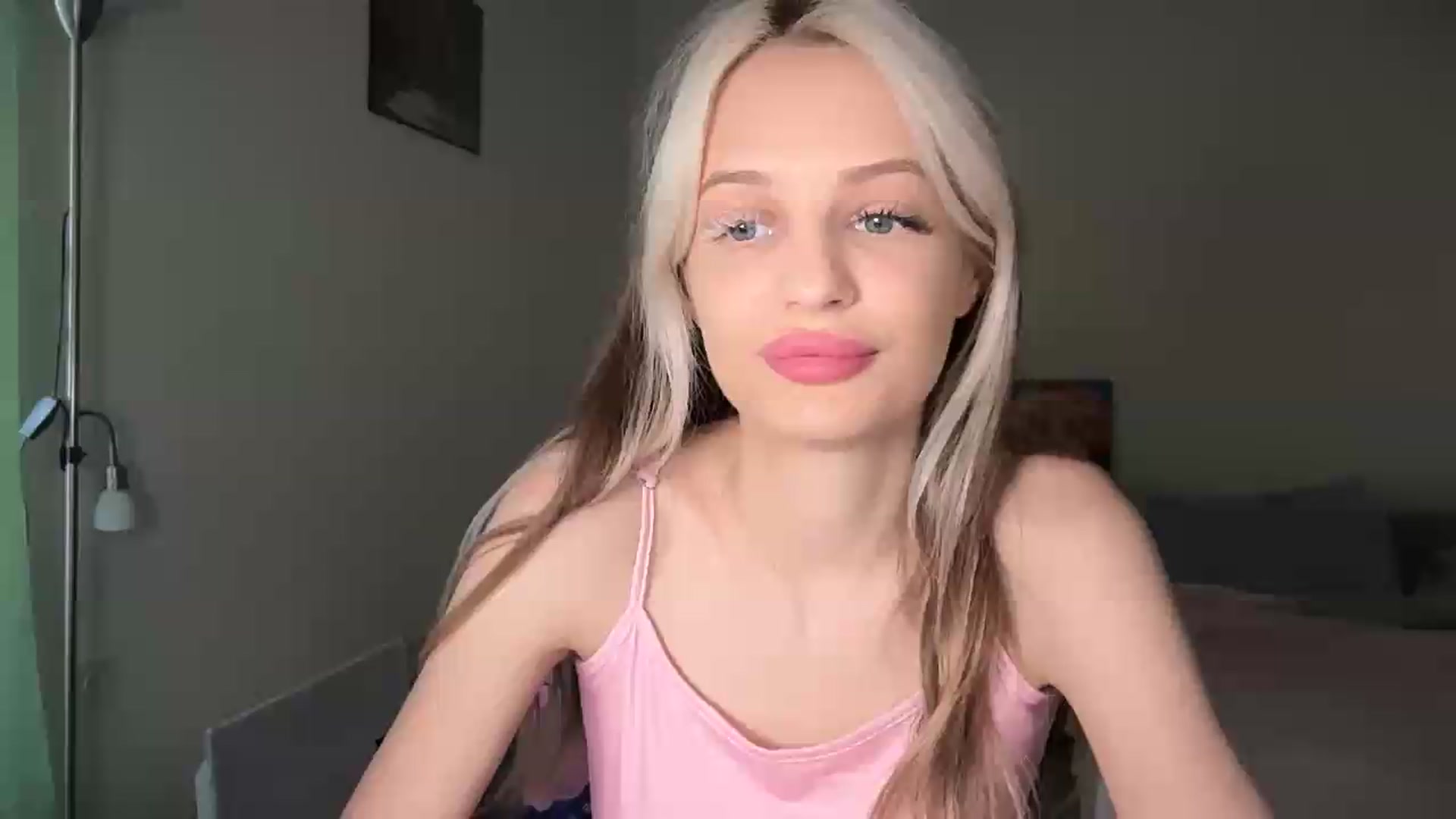 Gallery image thumbnail from Lola_vi's myfreecams stream on, 07/08/2026, 11:58 image 4 of 20