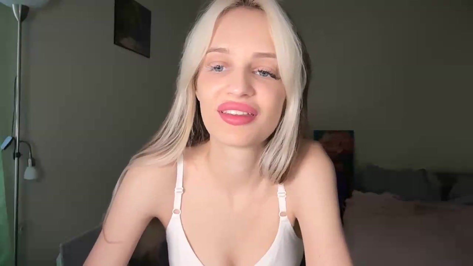 Gallery image thumbnail from Lola_vi's myfreecams stream on, 07/16/2026, 11:10 image 17 of 20