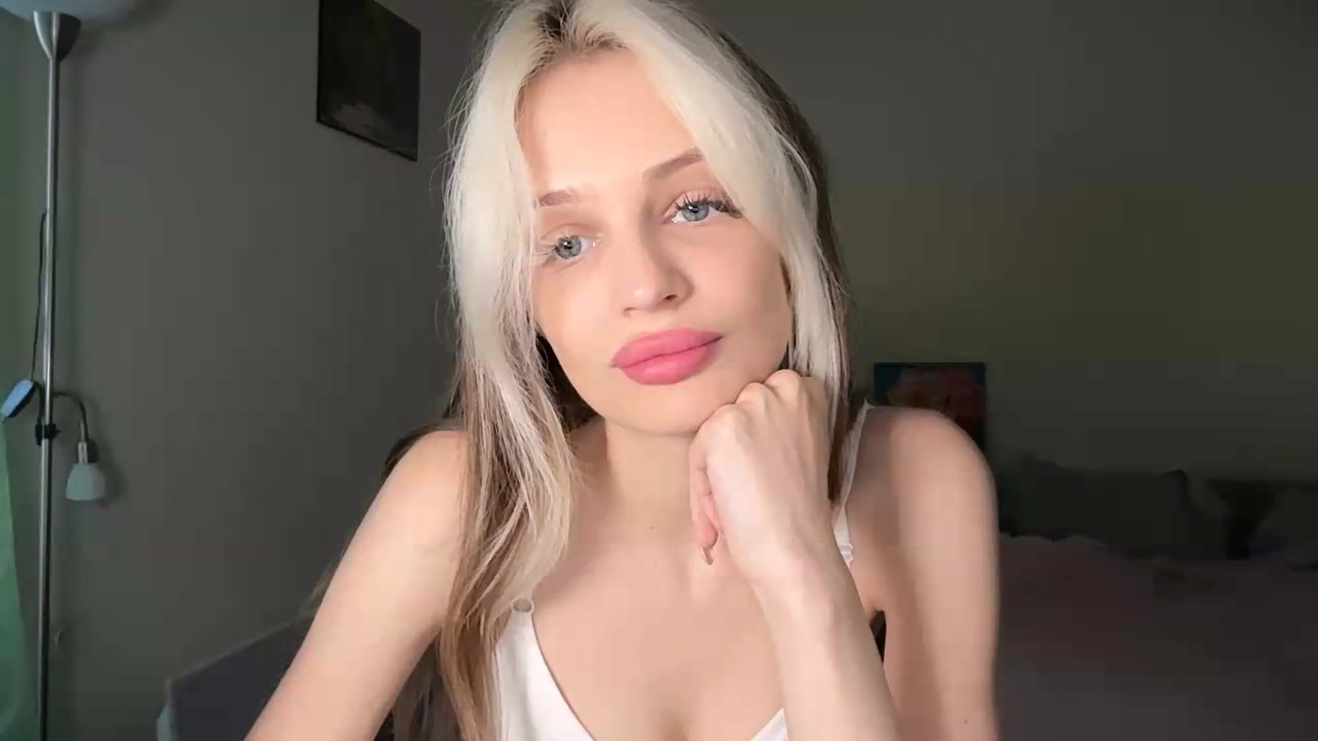 Gallery image thumbnail from Lola_vi's myfreecams stream on, 07/16/2026, 11:10 image 16 of 20
