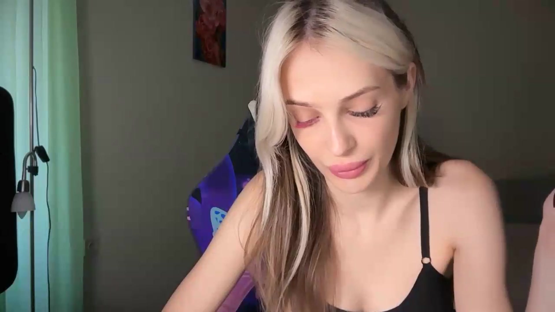 Gallery image thumbnail from Lola_vi's myfreecams stream on, 08/03/2026, 11:37 image 14 of 20