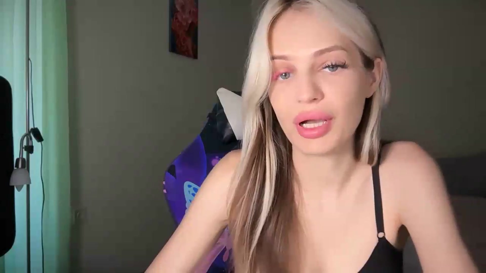 Gallery image thumbnail from Lola_vi's myfreecams stream on, 08/03/2026, 11:37 image 15 of 20