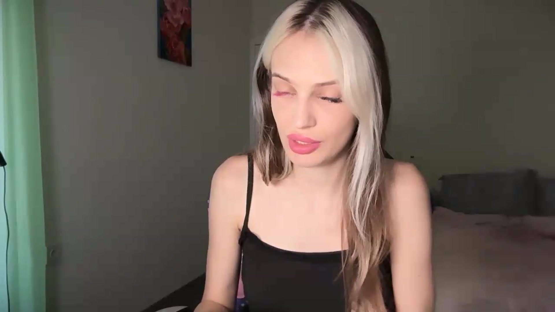 Gallery image thumbnail from Lola_vi's myfreecams stream on, 08/04/2026, 11:52 image 14 of 20
