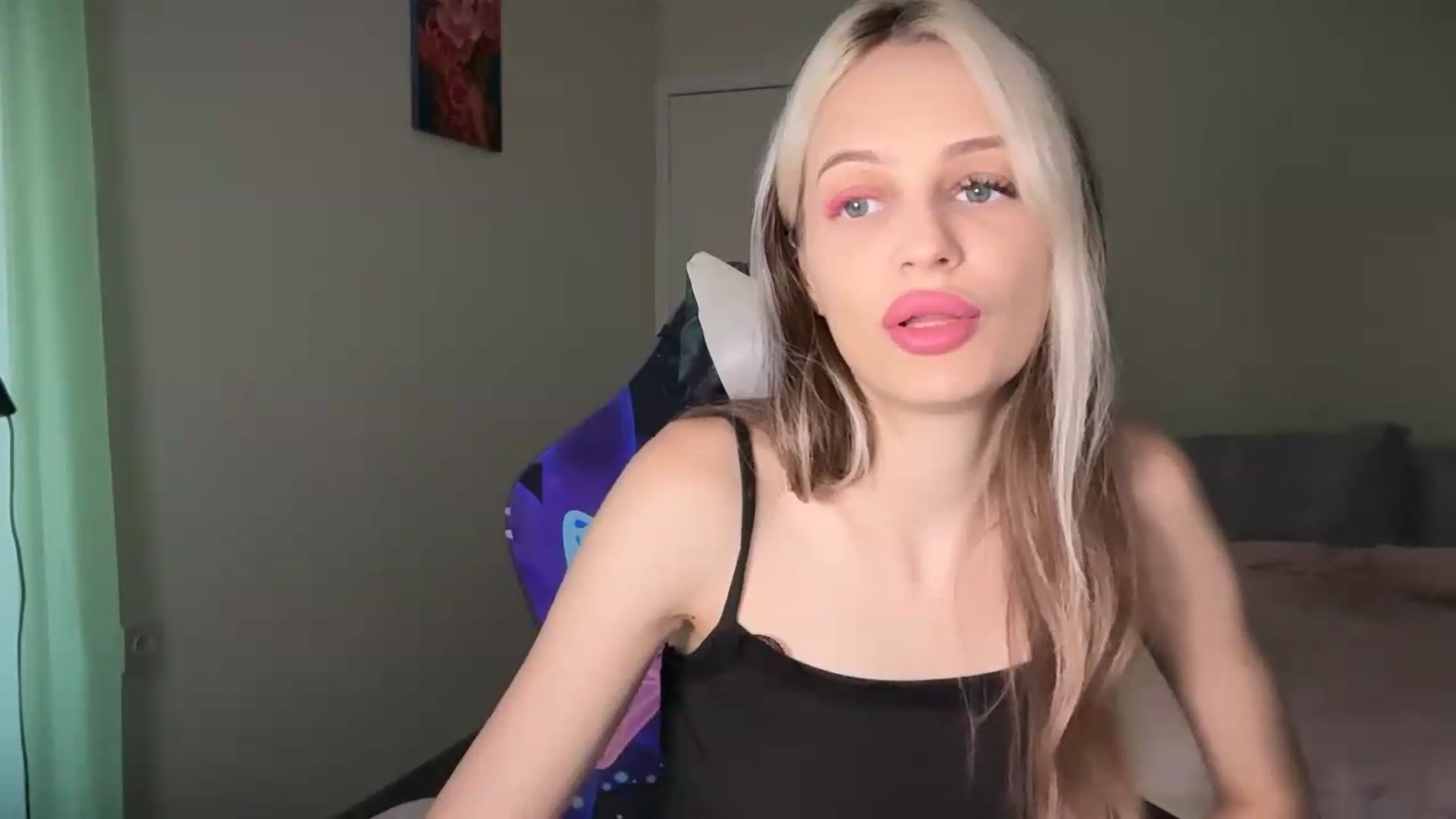 Gallery image thumbnail from Lola_vi's myfreecams stream on, 08/04/2026, 11:52 image 13 of 20