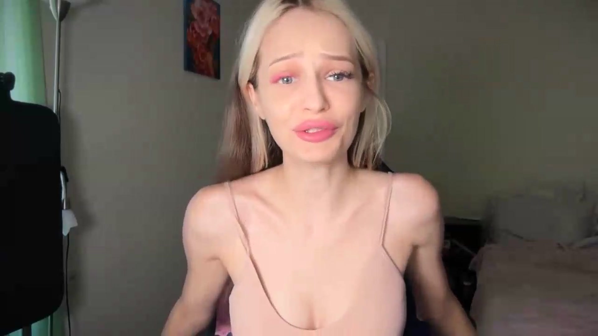 Gallery image thumbnail from Lola_vi's myfreecams stream on, 08/09/2026, 10:29 image 19 of 20