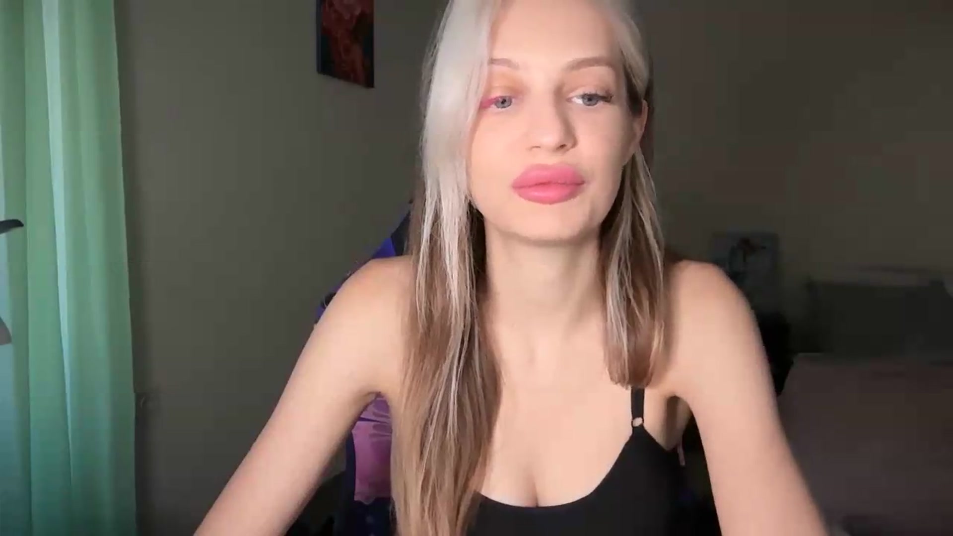 Gallery image thumbnail from Lola_vi's myfreecams stream on, 08/17/2026, 10:28 image 6 of 20