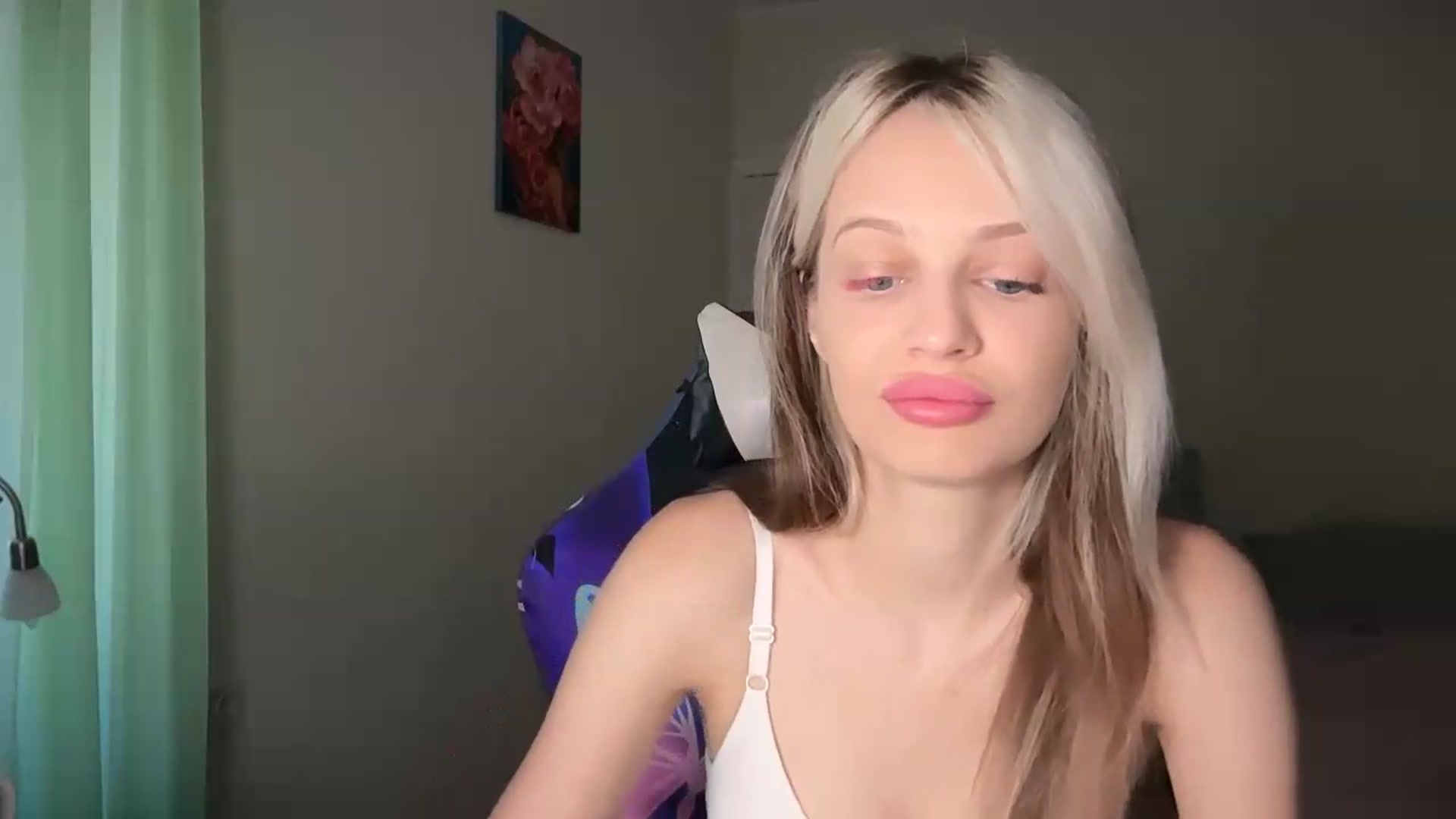 Gallery image thumbnail from Lola_vi's myfreecams stream on, 08/22/2026, 10:10 image 16 of 20