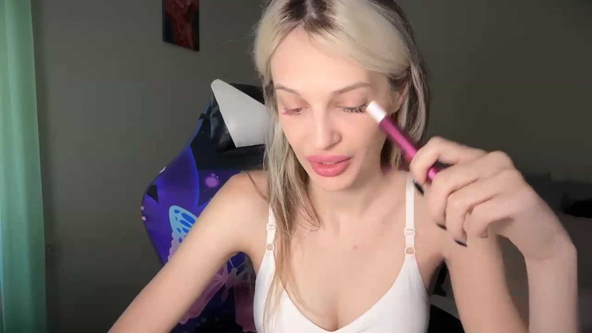 Gallery image thumbnail from Lola_vi's myfreecams stream on, 08/22/2026, 11:49 image 20 of 20