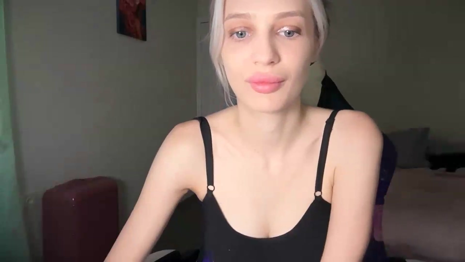 Gallery image thumbnail from Lola_vi's myfreecams stream on, 09/04/2026, 10:50 image 12 of 20