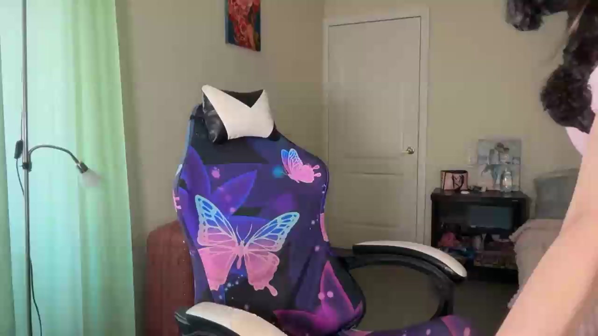 Gallery image thumbnail from Lola_vi's myfreecams stream on, 09/12/2026, 10:30 image 12 of 20
