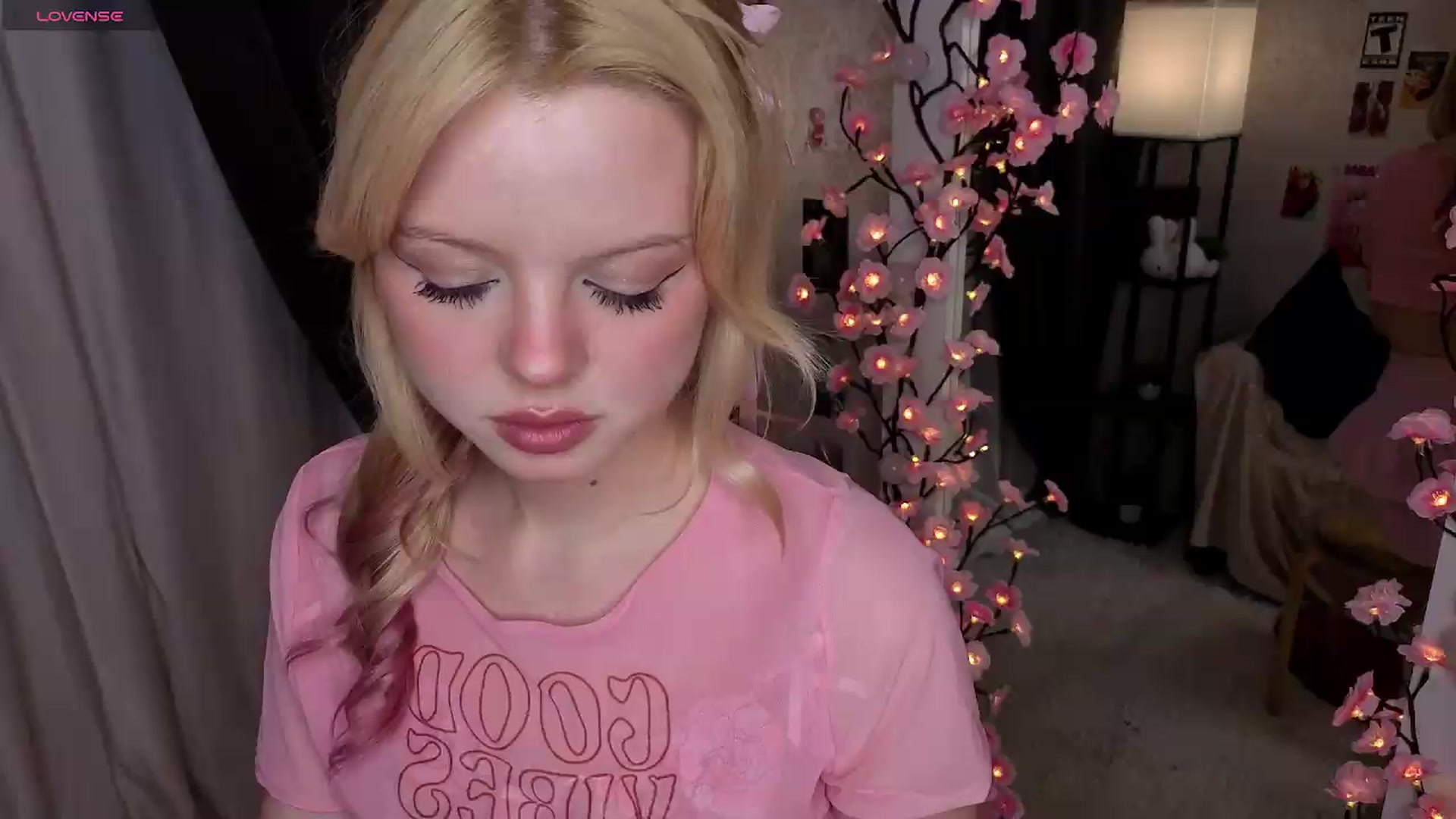 Gallery image thumbnail from Lolabunny2008's myfreecams stream on, 05/18/2026, 08:08 image 2 of 20