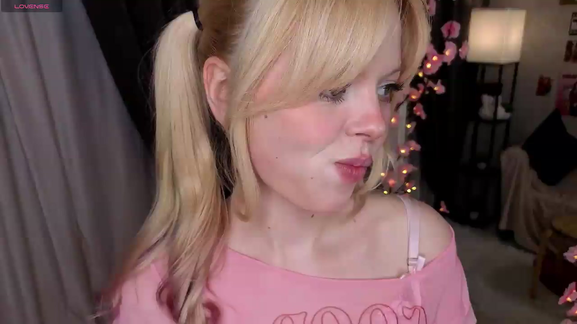 Gallery image thumbnail from Lolabunny2008's myfreecams stream on, 05/18/2026, 08:08 image 11 of 20