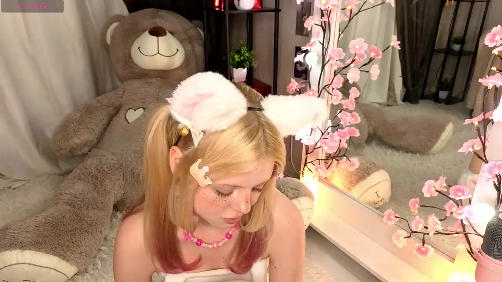 Gallery image thumbnail from Lolabunny2008's myfreecams stream on, 05/24/2026, 09:52 image 1 of 20