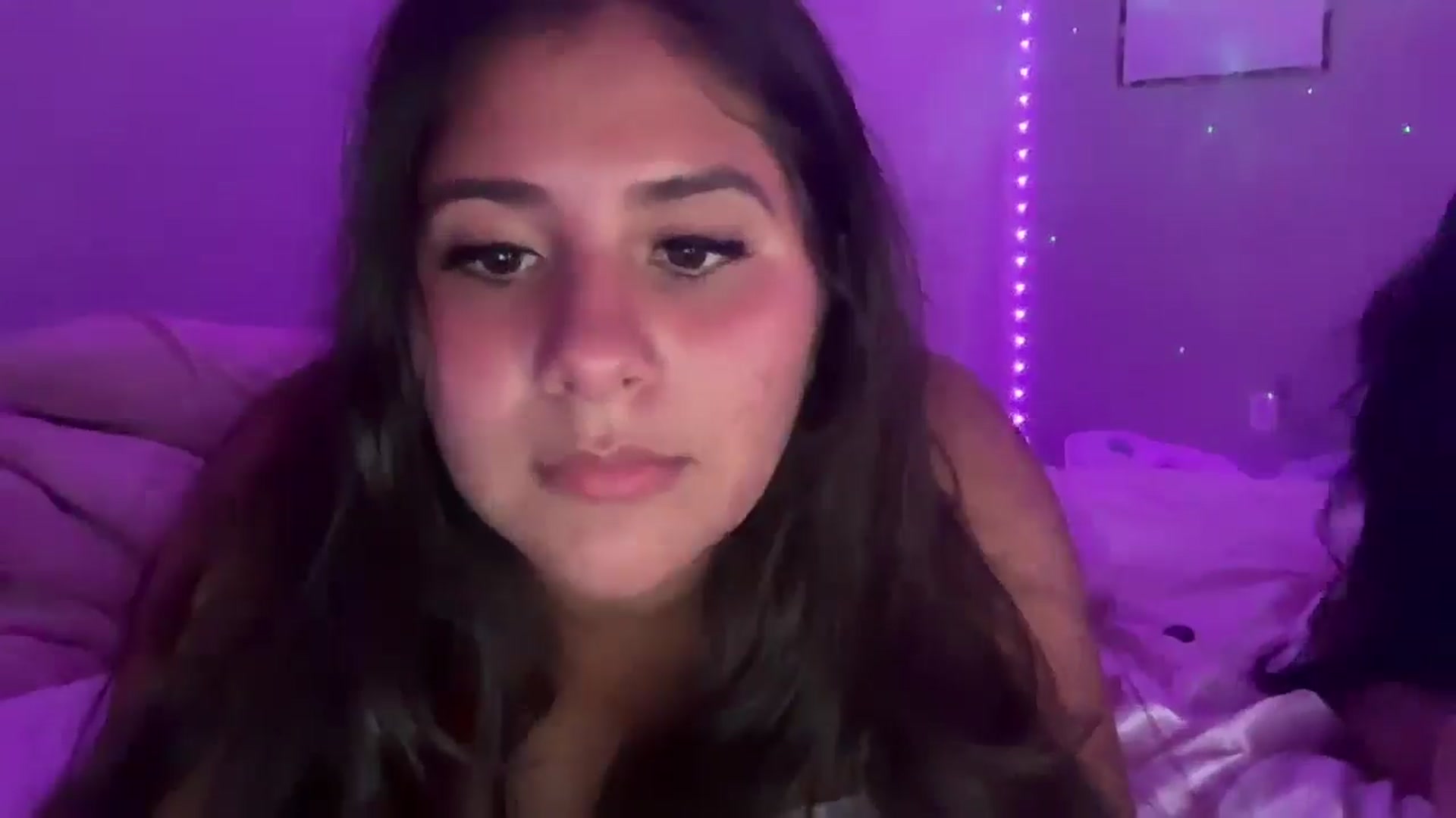 Gallery image thumbnail from Lolalovezz's myfreecams stream on, 06/29/2025, 09:17 image 4 of 20