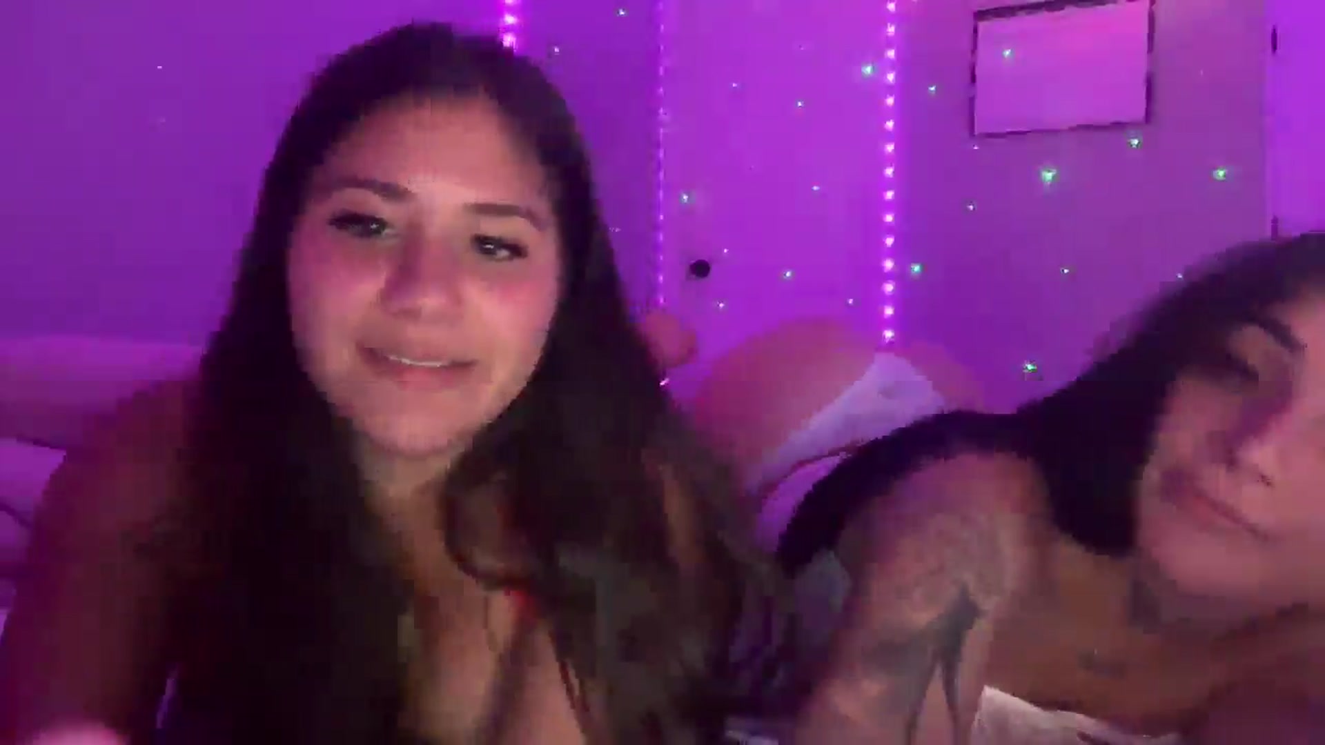 Gallery image thumbnail from Lolalovezz's myfreecams stream on, 06/29/2025, 09:17 image 19 of 20