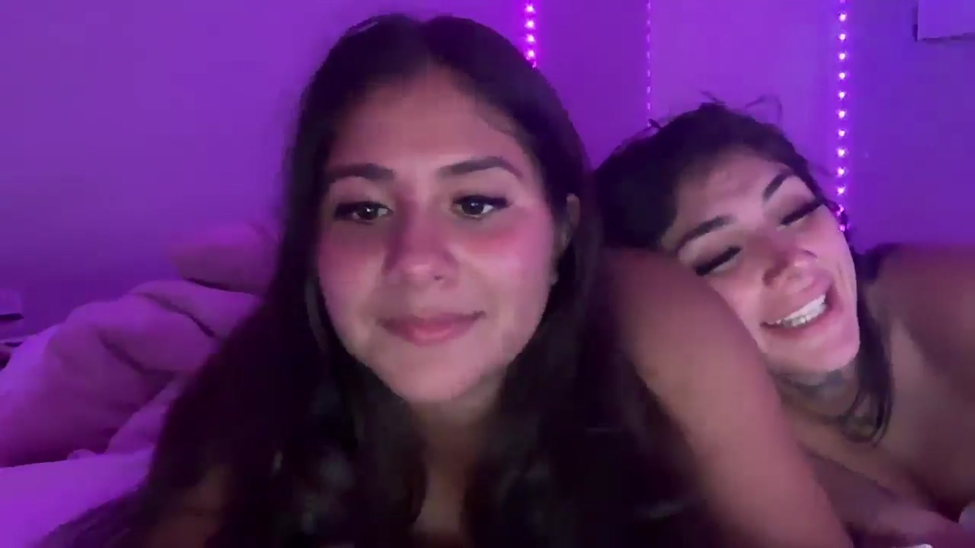 Gallery image thumbnail from Lolalovezz's myfreecams stream on, 06/29/2025, 09:17 image 5 of 20