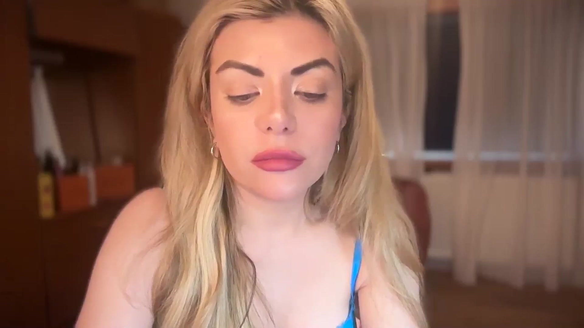 Gallery image thumbnail from Lolarose_xx's myfreecams stream on, 08/31/2024, 17:16 image 20 of 20