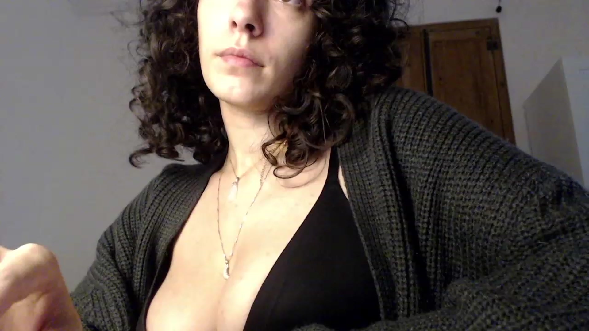 Gallery image thumbnail from LolasPie's myfreecams stream on, 11/15/2022, 17:32 image 2 of 20