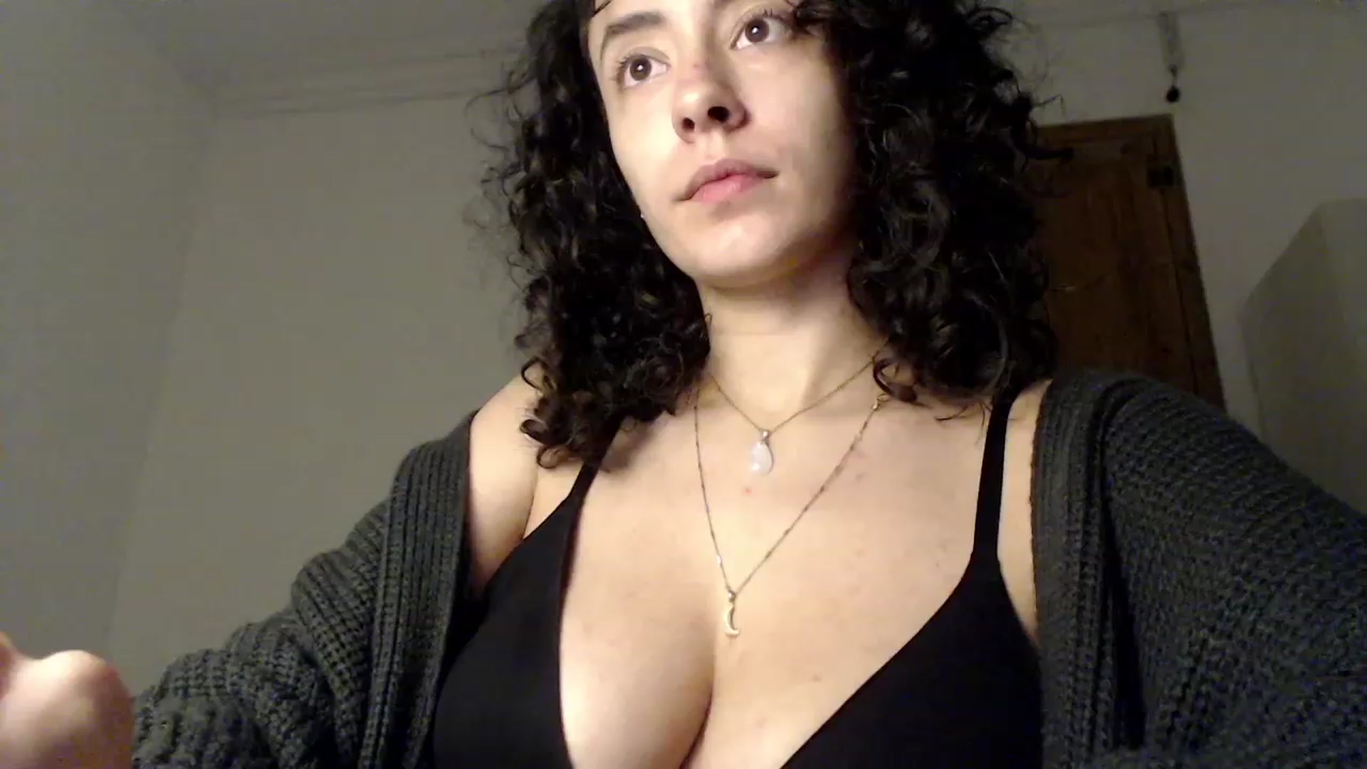 Gallery image thumbnail from LolasPie's myfreecams stream on, 11/15/2022, 17:32 image 13 of 20
