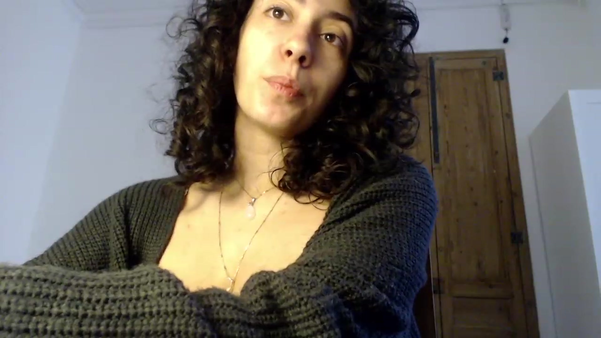 Gallery image thumbnail from LolasPie's myfreecams stream on, 11/16/2022, 11:06 image 17 of 20