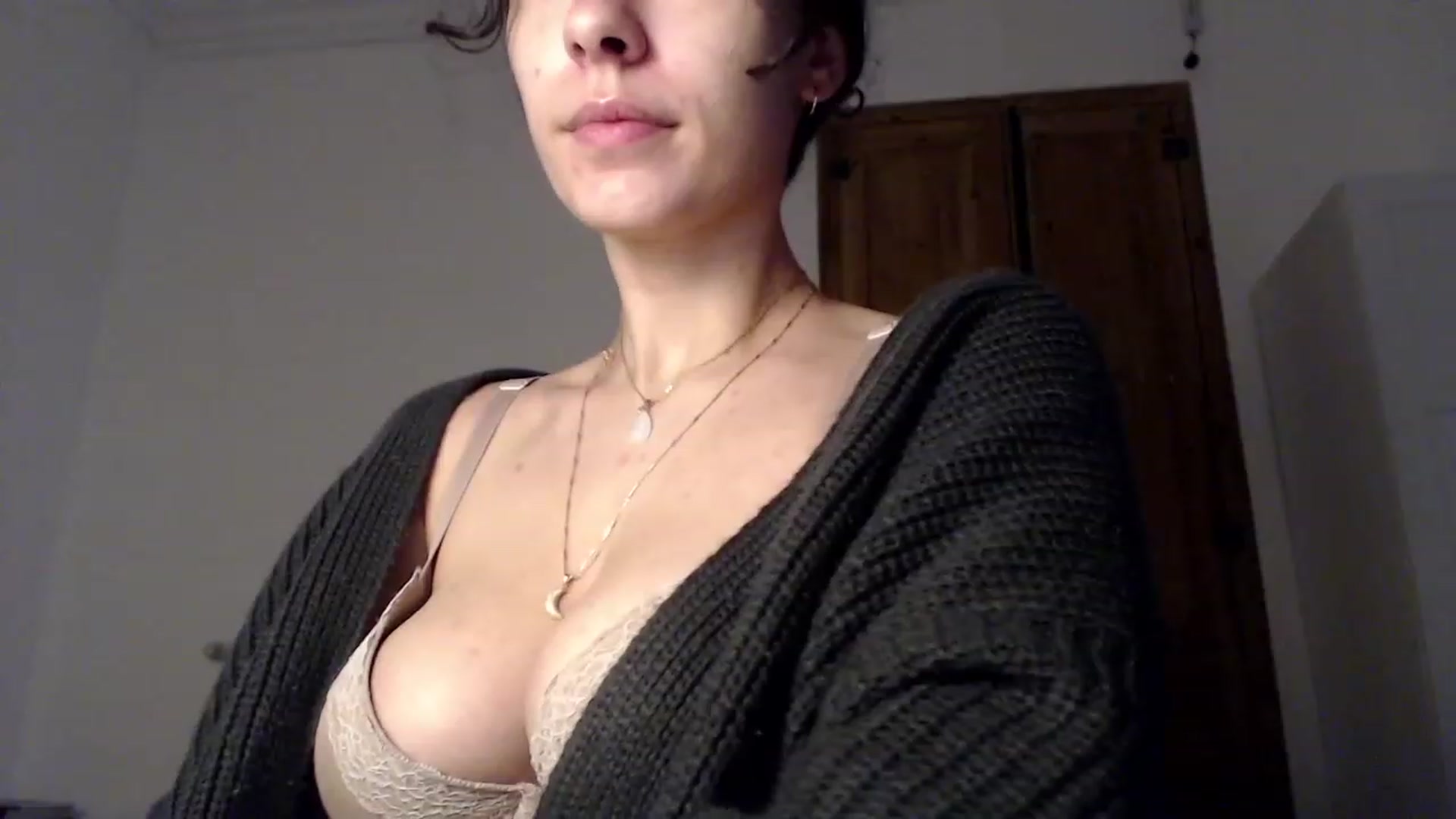 Gallery image thumbnail from LolasPie's myfreecams stream on, 11/16/2022, 16:53 image 4 of 20