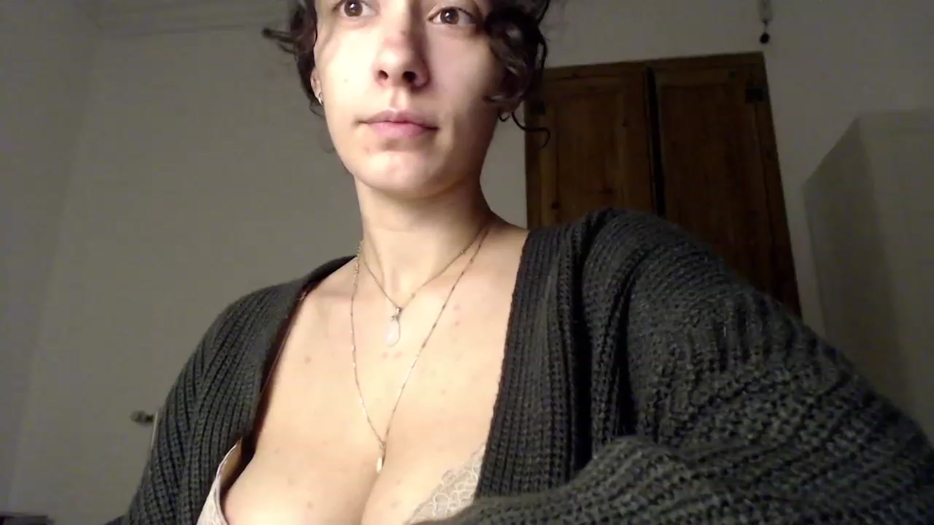 Gallery image thumbnail from LolasPie's myfreecams stream on, 11/16/2022, 17:42 image 7 of 20