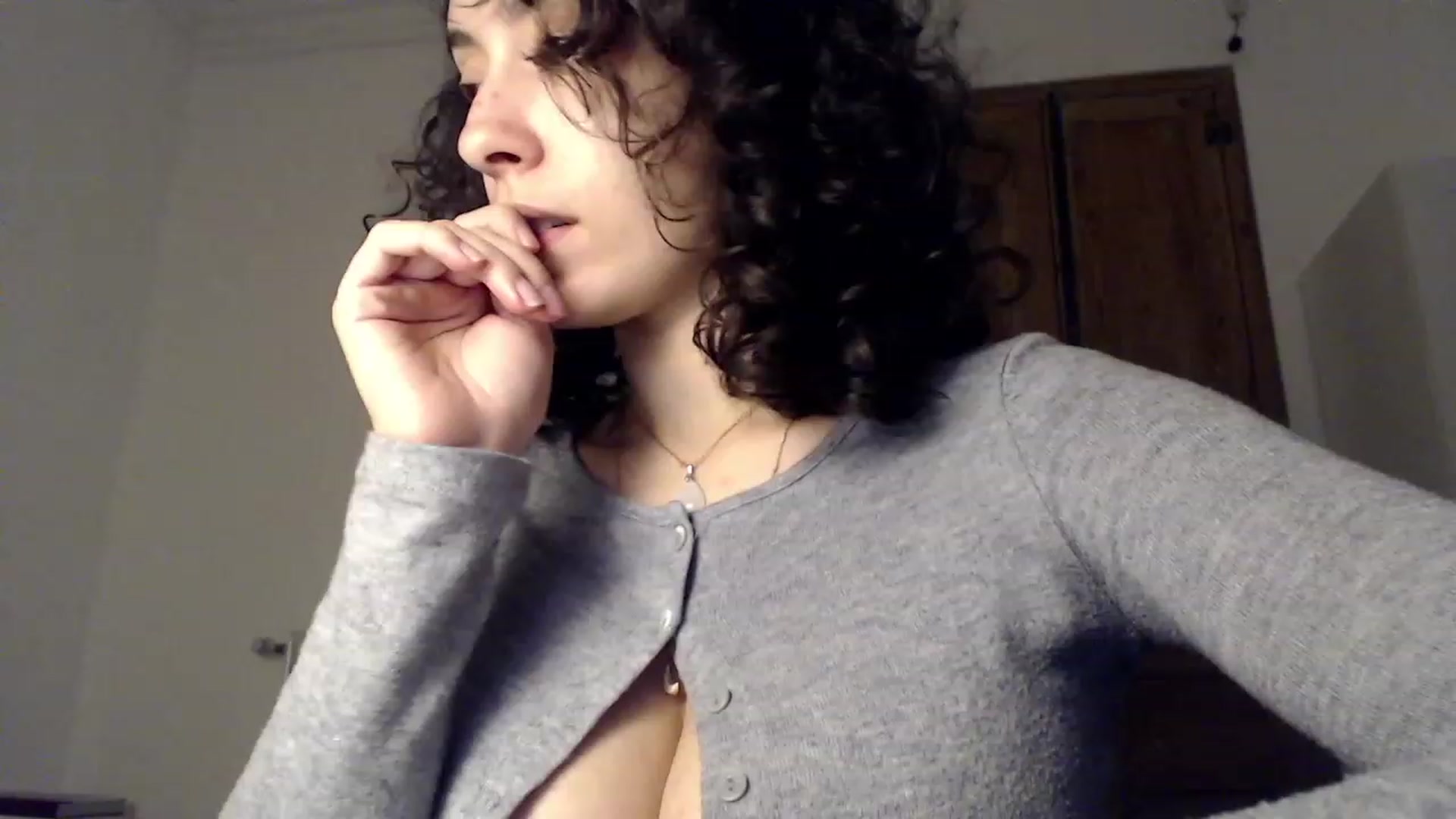 Gallery image thumbnail from LolasPie's myfreecams stream on, 11/18/2022, 18:28 image 2 of 20