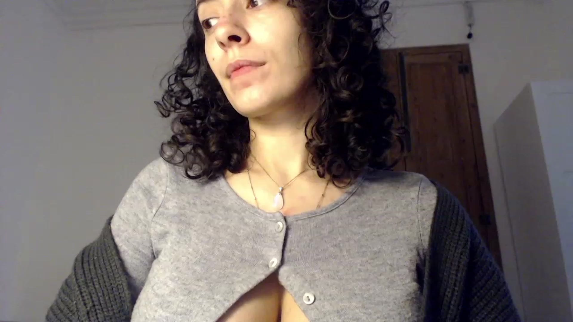 Gallery image thumbnail from LolasPie's myfreecams stream on, 11/19/2022, 15:56 image 15 of 20