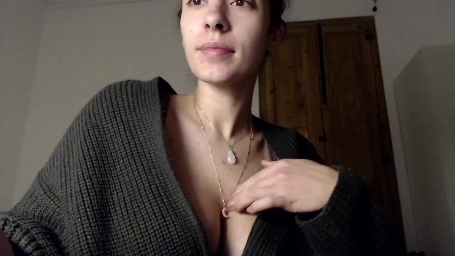 Gallery image thumbnail from LolasPie's myfreecams stream on, 11/21/2022, 16:48 image 19 of 20