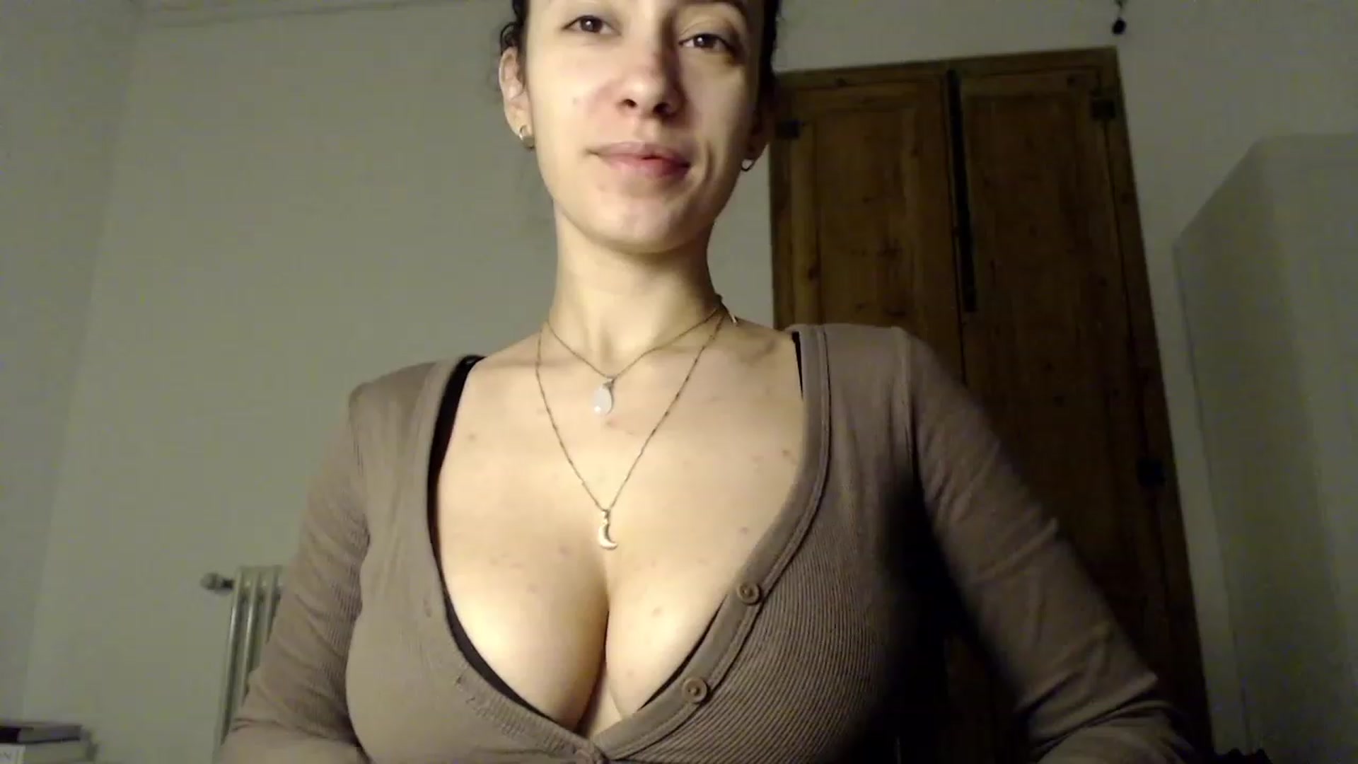 Gallery image thumbnail from LolasPie's myfreecams stream on, 11/21/2022, 16:48 image 4 of 20