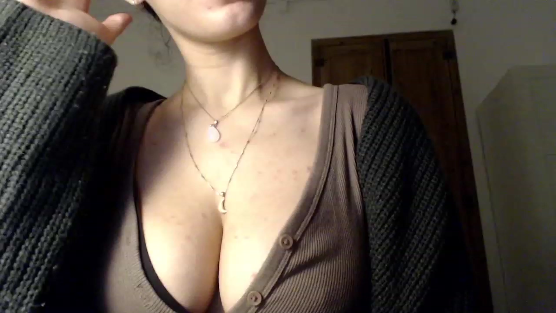 Gallery image thumbnail from LolasPie's myfreecams stream on, 11/21/2022, 18:23 image 3 of 20