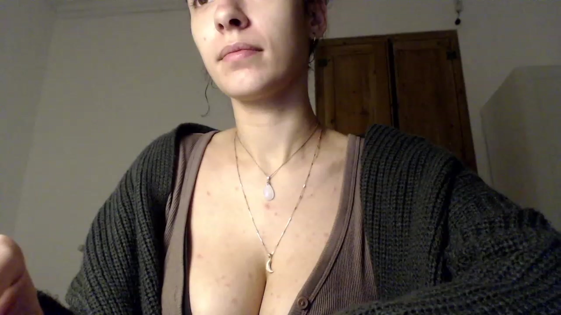 Gallery image thumbnail from LolasPie's myfreecams stream on, 11/21/2022, 18:23 image 4 of 20