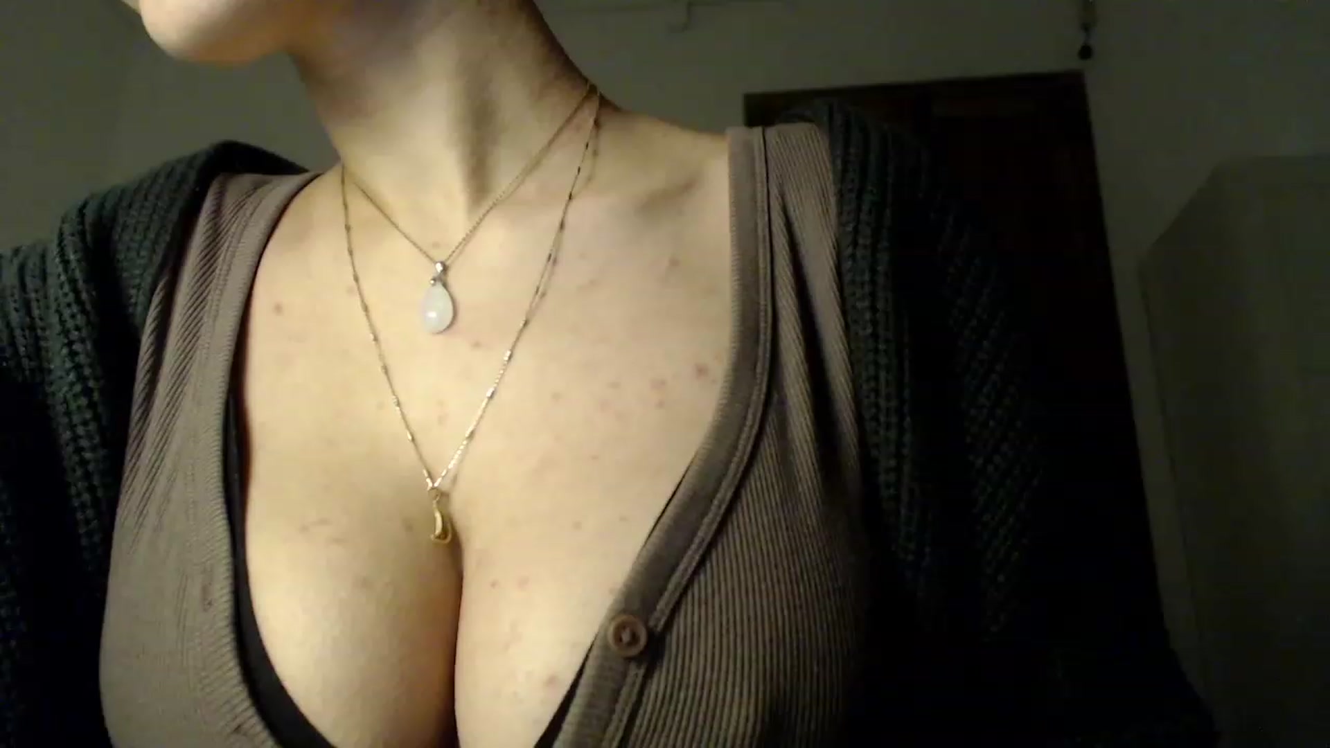 Gallery image thumbnail from LolasPie's myfreecams stream on, 11/21/2022, 18:23 image 6 of 20