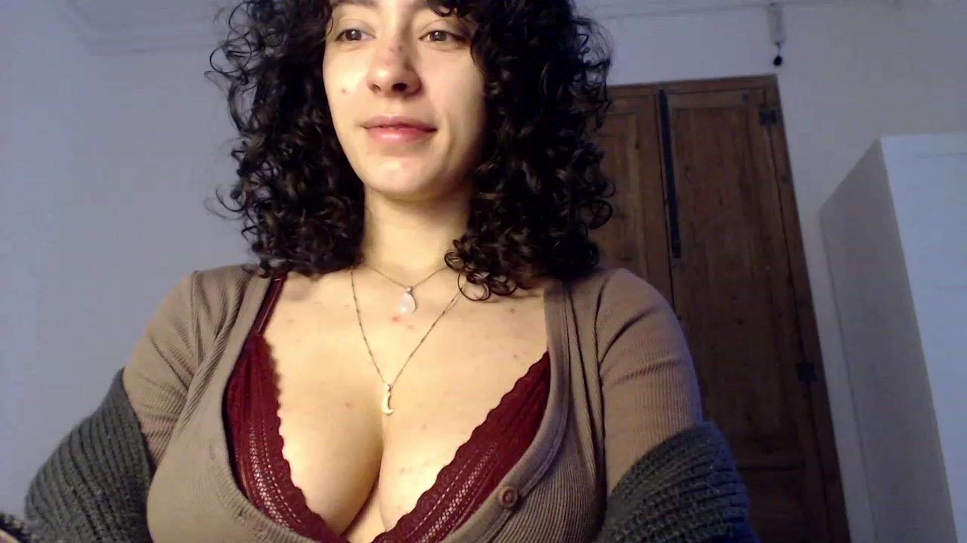 Gallery image thumbnail from LolasPie's myfreecams stream on, 11/23/2022, 09:33 image 5 of 20