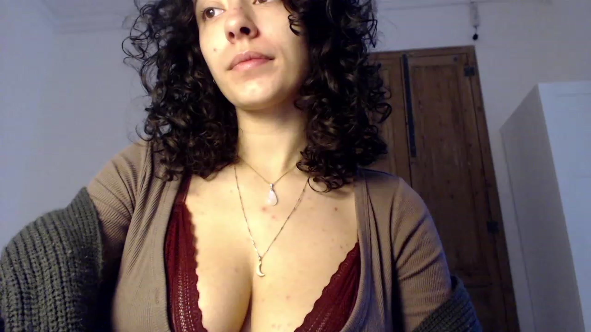 Gallery image thumbnail from LolasPie's myfreecams stream on, 11/23/2022, 09:33 image 7 of 20