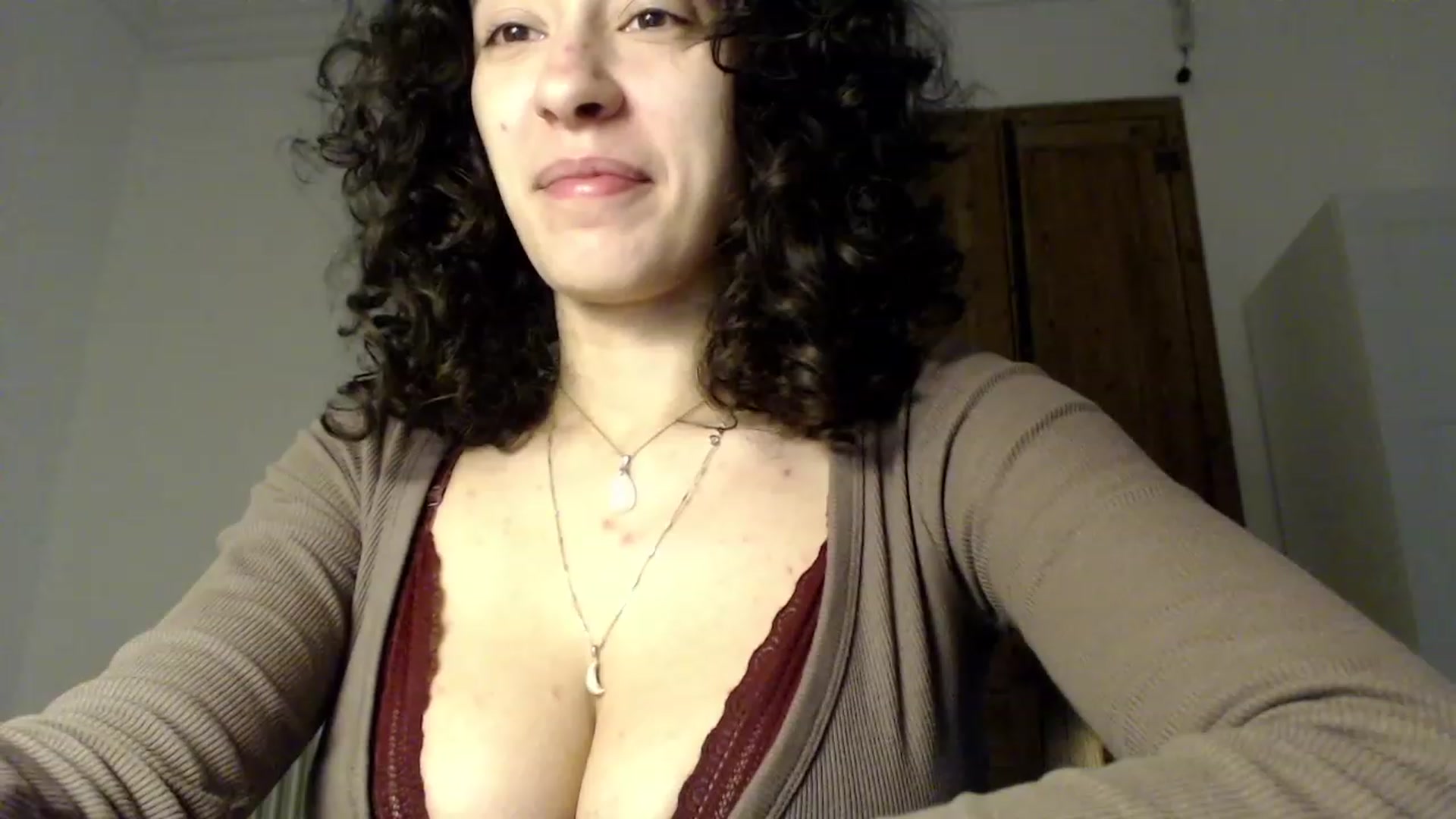 Gallery image thumbnail from LolasPie's myfreecams stream on, 11/23/2022, 17:43 image 4 of 20
