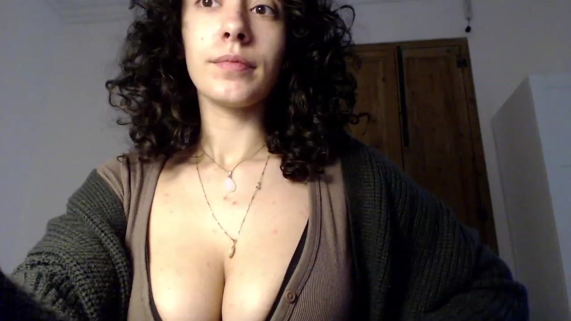 Gallery image thumbnail from LolasPie's myfreecams stream on, 11/24/2022, 17:19 image 9 of 20