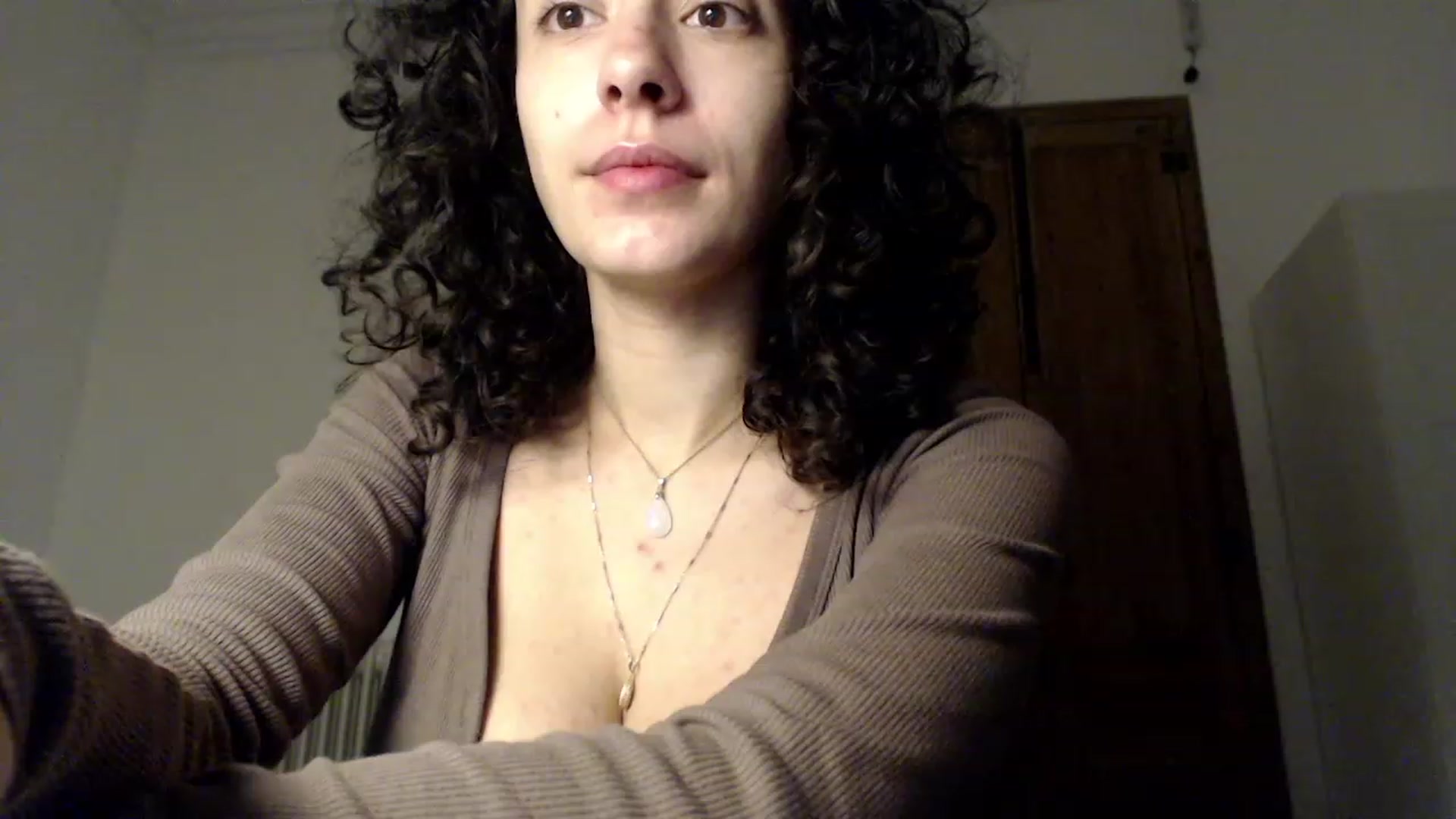 Gallery image thumbnail from LolasPie's myfreecams stream on, 11/24/2022, 17:19 image 16 of 20