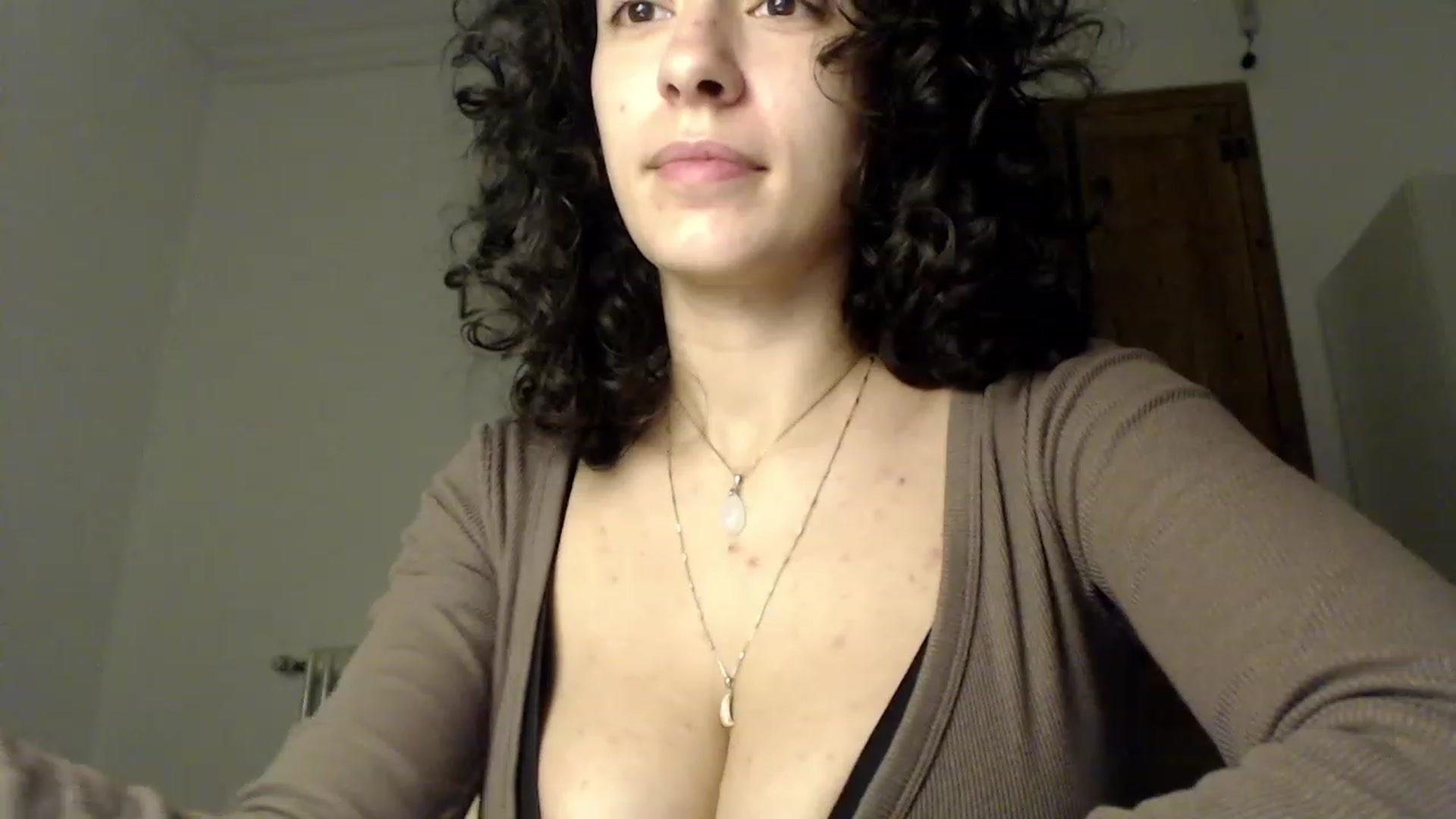 Gallery image thumbnail from LolasPie's myfreecams stream on, 11/24/2022, 18:22 image 2 of 20