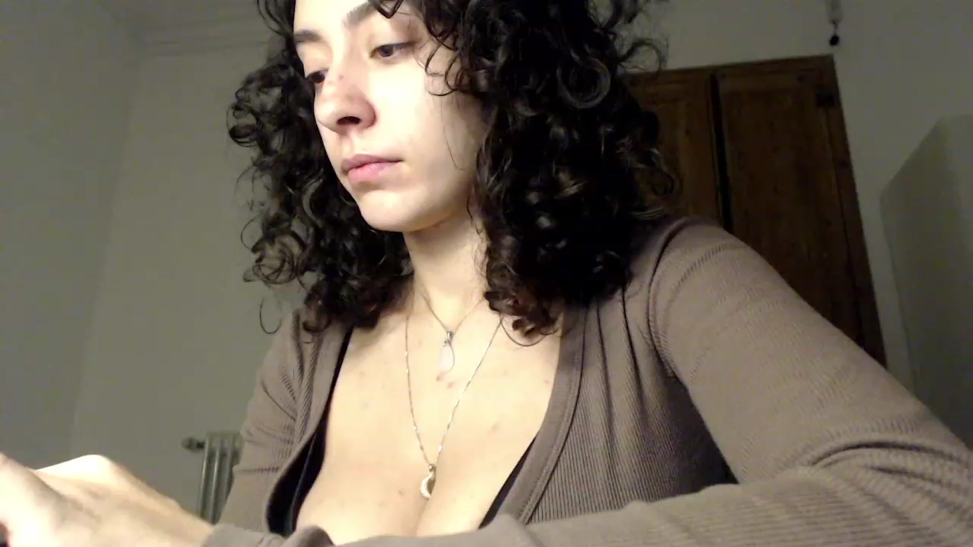 Gallery image thumbnail from LolasPie's myfreecams stream on, 11/24/2022, 18:22 image 14 of 20