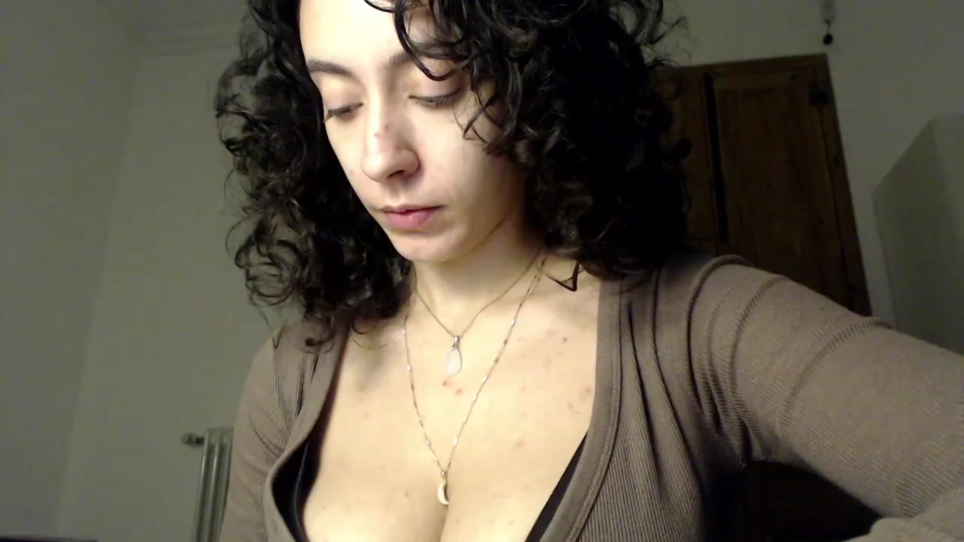 Gallery image thumbnail from LolasPie's myfreecams stream on, 11/24/2022, 18:22 image 16 of 20