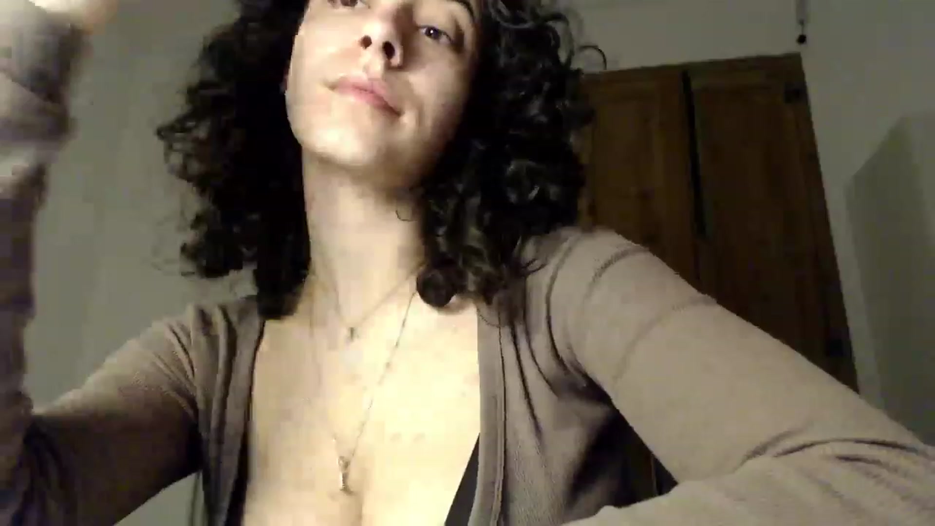 Gallery image thumbnail from LolasPie's myfreecams stream on, 11/24/2022, 18:22 image 12 of 20