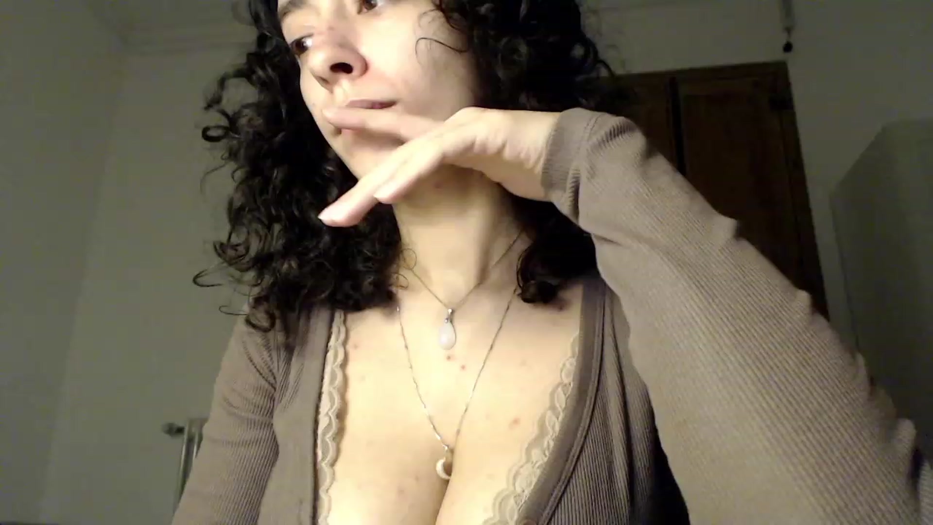 Gallery image thumbnail from LolasPie's myfreecams stream on, 11/25/2022, 17:43 image 10 of 20