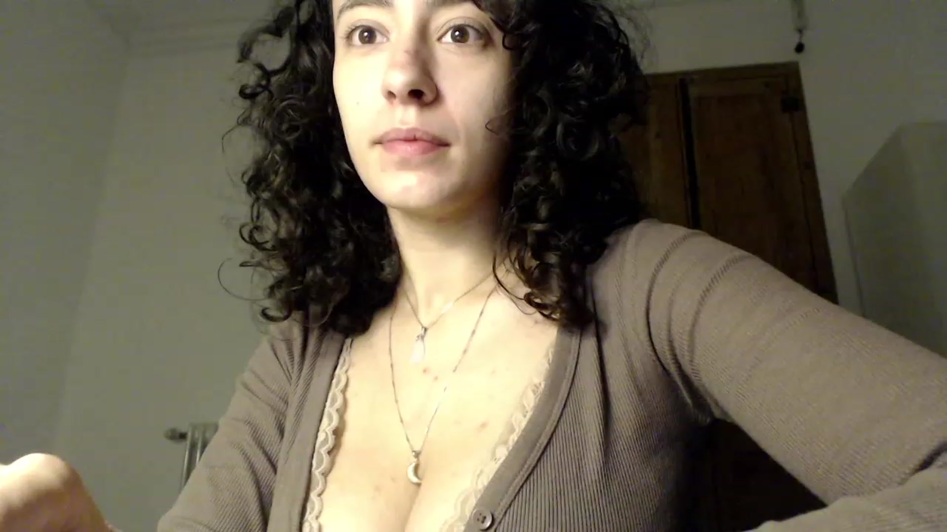 Gallery image thumbnail from LolasPie's myfreecams stream on, 11/25/2022, 17:43 image 7 of 20