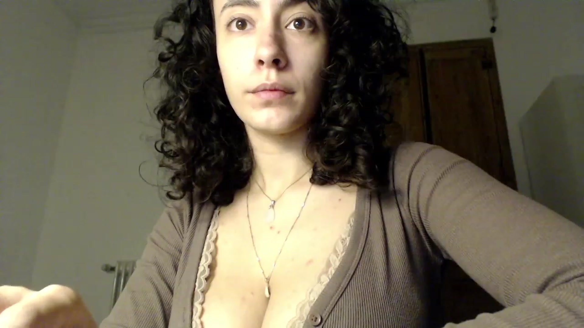 Gallery image thumbnail from LolasPie's myfreecams stream on, 11/25/2022, 17:43 image 6 of 20